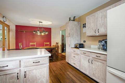 5007 Maplehill Dr, Mchenry, IL 60050 photo 9