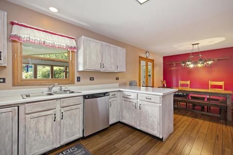 5007 Maplehill Dr, Mchenry, IL 60050 photo 7