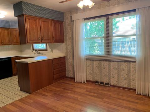 1014 26th St, Peru, IL 61354 photo 8