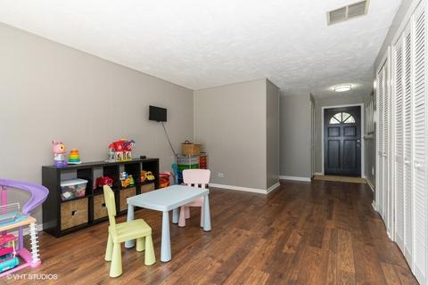 965 Colony Ln, Hoffman Estates, IL 60192 photo 9