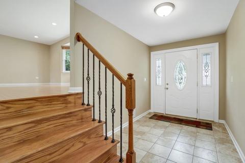 941 Rose Ln, Wheeling, IL 60090 photo 2