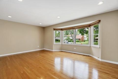 941 Rose Ln, Wheeling, IL 60090 photo 4