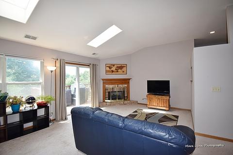 2132 Peach Tree Ln, Algonquin, IL 60102 photo 11