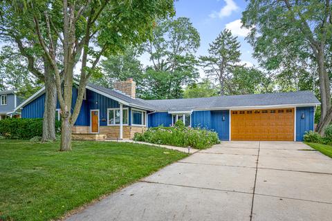 303 Clinton Ct, Wheaton, IL 60187 photo 1