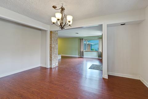 303 Clinton Ct, Wheaton, IL 60187 photo 8