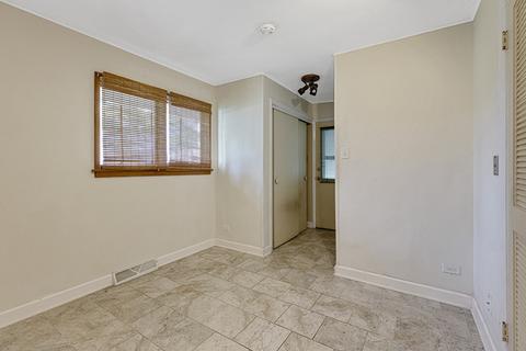 303 Clinton Ct, Wheaton, IL 60187 photo 13