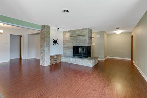 303 Clinton Ct, Wheaton, IL 60187 photo 4