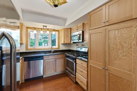 303 Clinton Ct, Wheaton, IL 60187 photo 10