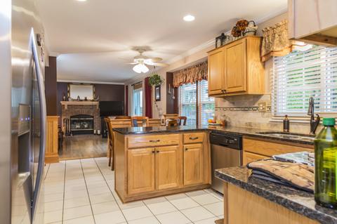 398 Wildberry Ln, Bartlett, IL 60103 photo 9