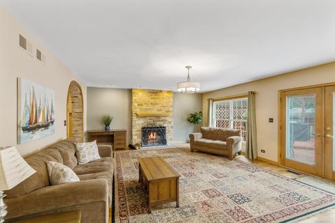 214 N Maple St, Mount Prospect, IL 60056 photo 9