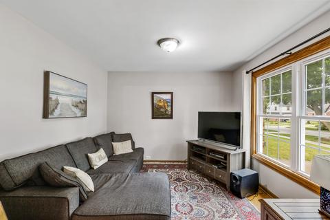 214 N Maple St, Mount Prospect, IL 60056 photo 5