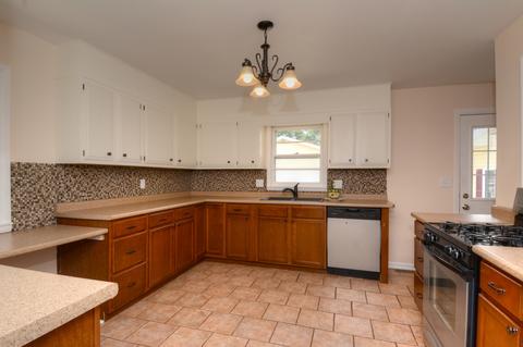 1003 Obrien St, Harvard, IL 60033 photo 3
