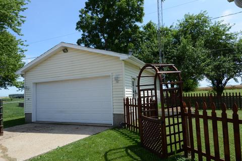 1003 Obrien St, Harvard, IL 60033 photo 2