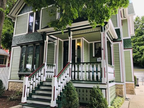 114 Crighton Ave, Elgin, IL 60123 photo 2