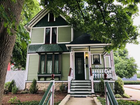 114 Crighton Ave, Elgin, IL 60123 photo 1
