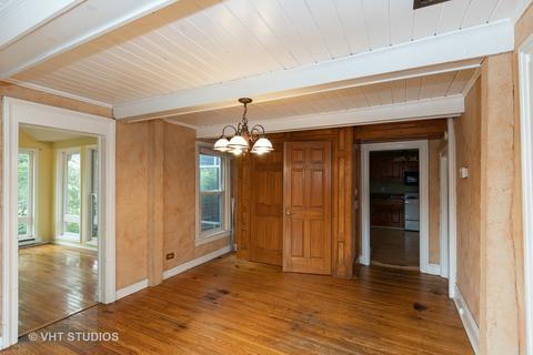 8 Washington St, Algonquin, IL 60102 photo 3