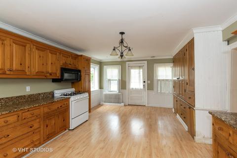 8 Washington St, Algonquin, IL 60102 photo 4