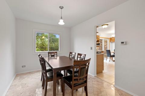 697 Lakeside Circle Dr, Wheeling, IL 60090 photo 4