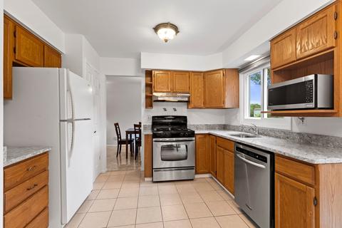 697 Lakeside Circle Dr, Wheeling, IL 60090 photo 5