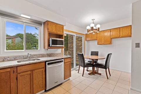 697 Lakeside Circle Dr, Wheeling, IL 60090 photo 6