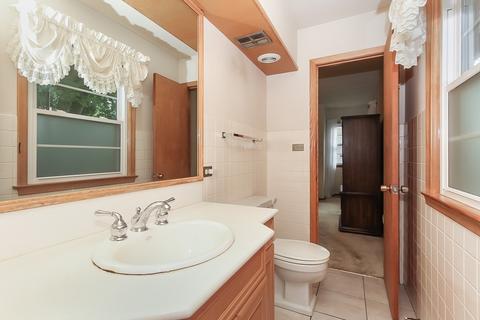 107 W North Ave, Bartlett, IL 60103 photo 15