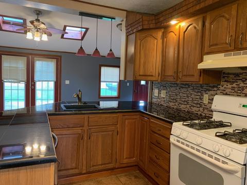 333 E North St, Forrest, IL 61741 photo 8