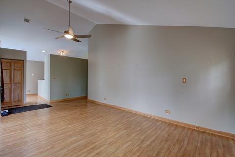 1053 Georgian Pl, Bartlett, IL 60103 photo 6