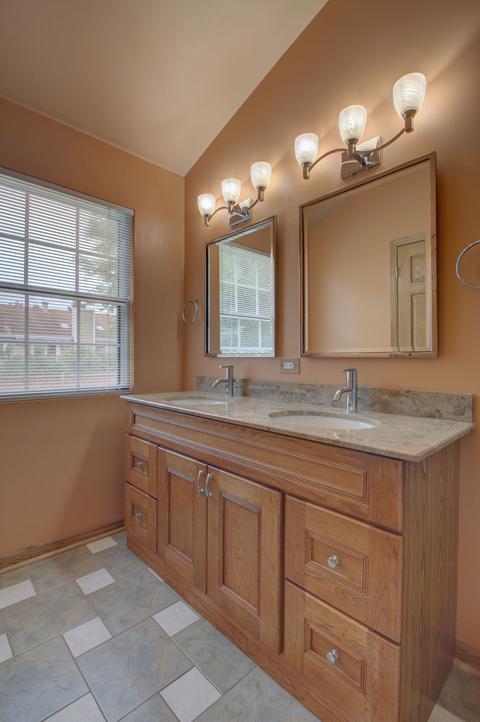 1053 Georgian Pl, Bartlett, IL 60103 photo 16