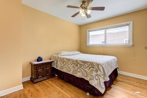 517 Pine Ave, Aurora, IL 60505 photo 13