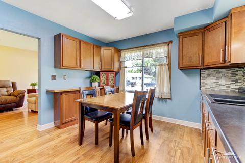 517 Pine Ave, Aurora, IL 60505 photo 5