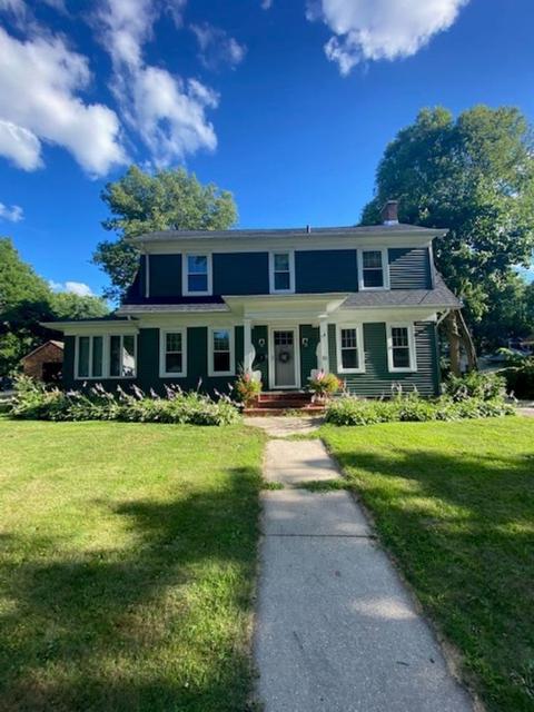 25 E Pershing St, Freeport, IL 61032 photo 1
