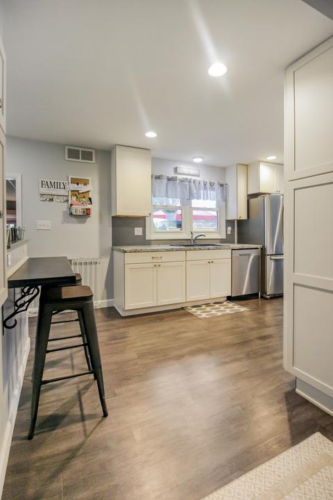 1014 W Smith St, Freeport, IL 61032 photo 5