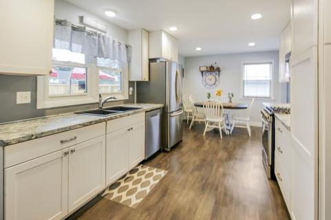 1014 W Smith St, Freeport, IL 61032 photo 6
