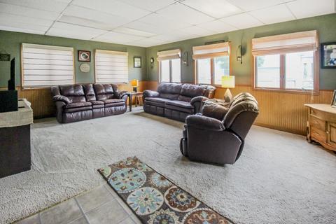 1014 W Smith St, Freeport, IL 61032 photo 2