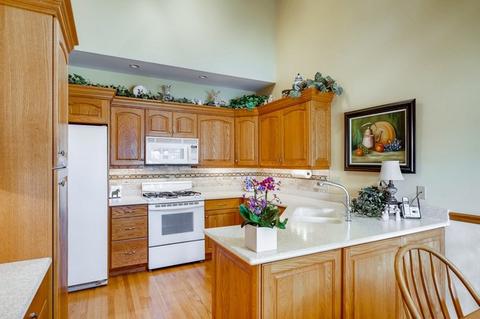 110 E Knighton Pl, Elmhurst, IL 60126 photo 9