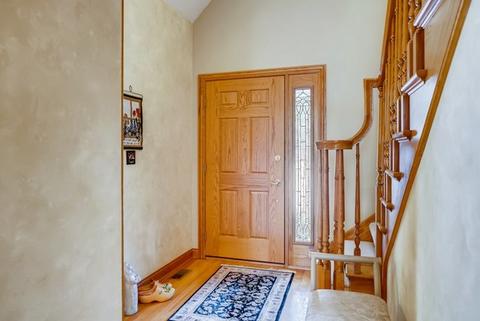 110 E Knighton Pl, Elmhurst, IL 60126 photo 3