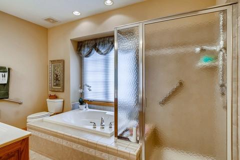 110 E Knighton Pl, Elmhurst, IL 60126 photo 13