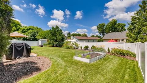 2020 W Alder Dr, Hoffman Estates, IL 60192 photo 25