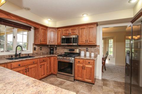 511 Amherst Dr, Normal, IL 61761 photo 11