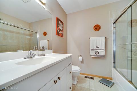 1182 Silverwood Ct #D-1, Wheeling, IL 60090 photo 11