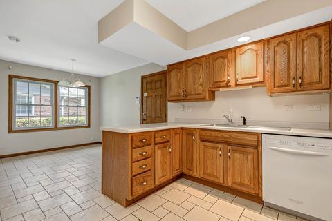 130 E Thompson Dr, Wheaton, IL 60189 photo 5