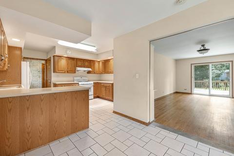 130 E Thompson Dr, Wheaton, IL 60189 photo 8