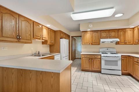 130 E Thompson Dr, Wheaton, IL 60189 photo 7