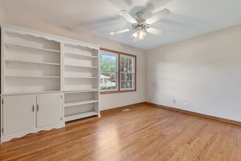 130 E Thompson Dr, Wheaton, IL 60189 photo 17