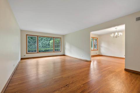 130 E Thompson Dr, Wheaton, IL 60189 photo 2