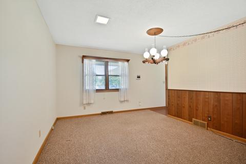 575 Pinecrest Pl, Rantoul, IL 61866 photo 6