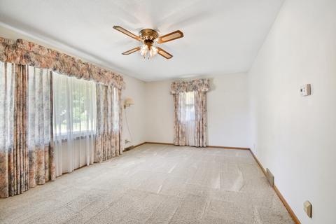 575 Pinecrest Pl, Rantoul, IL 61866 photo 4