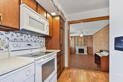 575 Pinecrest Pl, Rantoul, IL 61866 photo 8