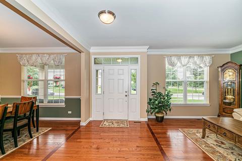 3647 Thornhill Dr, Elgin, IL 60124 photo 3