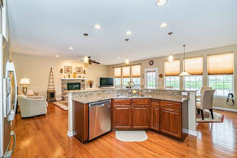 3647 Thornhill Dr, Elgin, IL 60124 photo 16